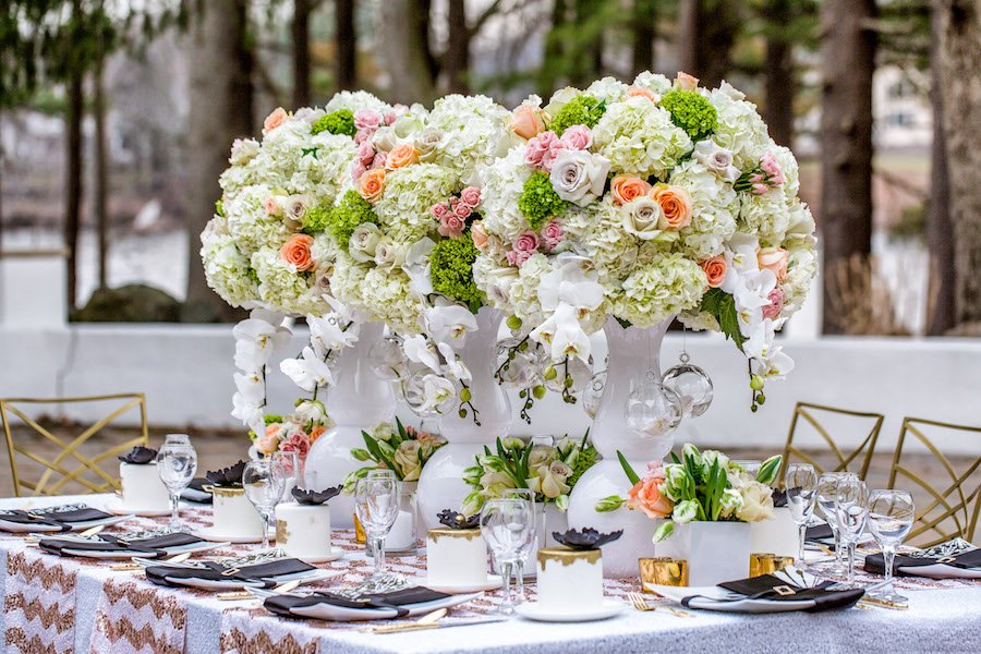 munaluchiBride's tweet photo. Modern, luxurious, and beautiful styled-shoot planned, designed, and with florals by MunaLuchi Coterie member Abby Ayeh of @PrettyPoshEvent, and featuring Stationery by MunaLuchi Coterie member @odacreative, is elegance perfected. 

https://t.co/AwjWVcVB0Q https://t.co/YN06FB2FSa