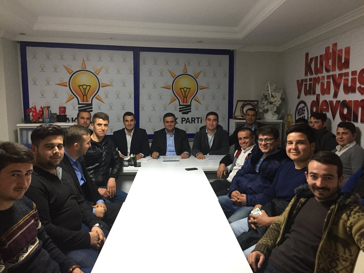 Yönetim kurulu toplantımızı gerçekleştirdik...
Hayırlara vesile olsun...@av_dks <a href="/rizasumer/">Av.Rıza SÜMER</a> <a href="/avmustafakose/">Av. Mustafa KÖSE 🇹🇷</a> <a href="/HuseyinSamani/">Hüseyin Samani</a> <a href="/gokcenenc07/">Gökcen Özdoğan Enç</a> <a href="/atayuslu/">Atay USLU 🇹🇷</a> @AKOmerAKBAS <a href="/alicetin_07/">Ali Çetin</a>