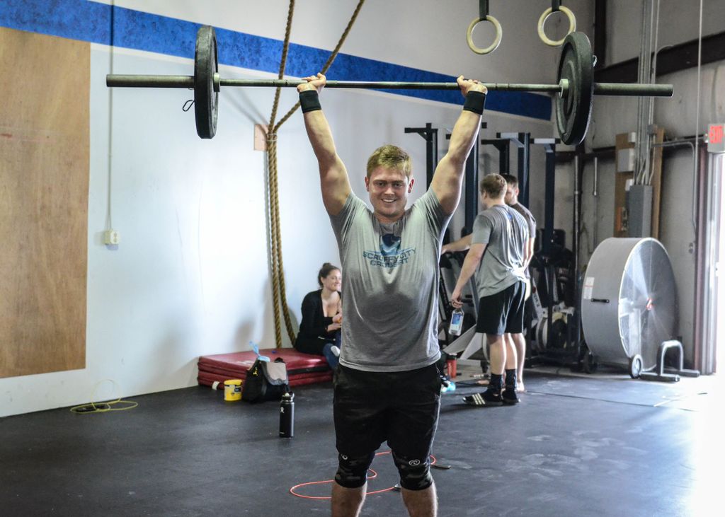 ScruffyCityCF's tweet photo. #TBT to smiling through the pain! #HappyThrusters https://t.co/Vu18DfQAGi