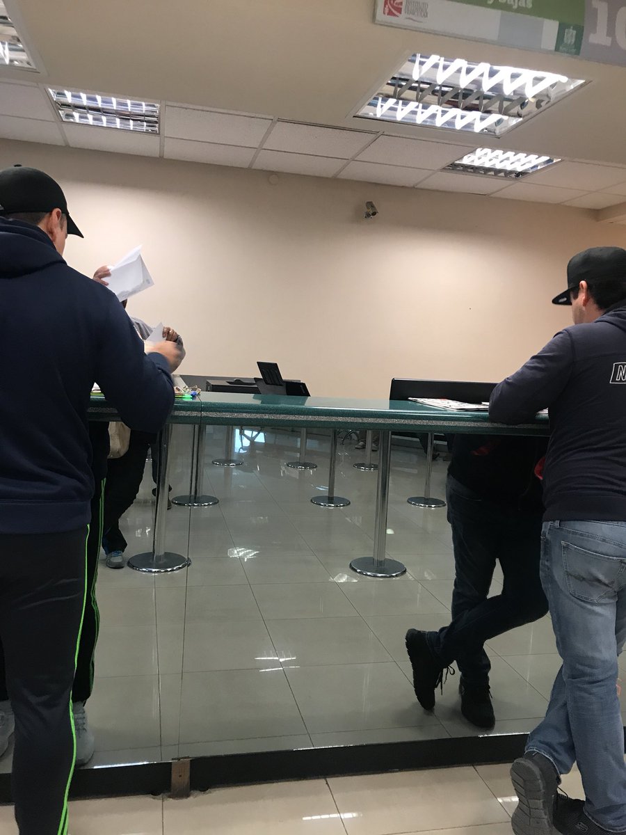 karla_minaya's tweet photo. QUEJAS DE OFICINAS LENTAS EN ICV DE HUMBERTO LOBO, SE LEVANTAN LOS Q ATIENDEN Y NO REGRESAN PRONTO, DENUNCIAN Q SE METEN LOS Q HICIERON FILA UN DÍA ANTES Y QUE NO ANUNCIAN A TIEMPO QUE SE CAE PÁGINA DEL REPUVE. #mulmal @ICVNL https://t.co/wxwRirHXa0