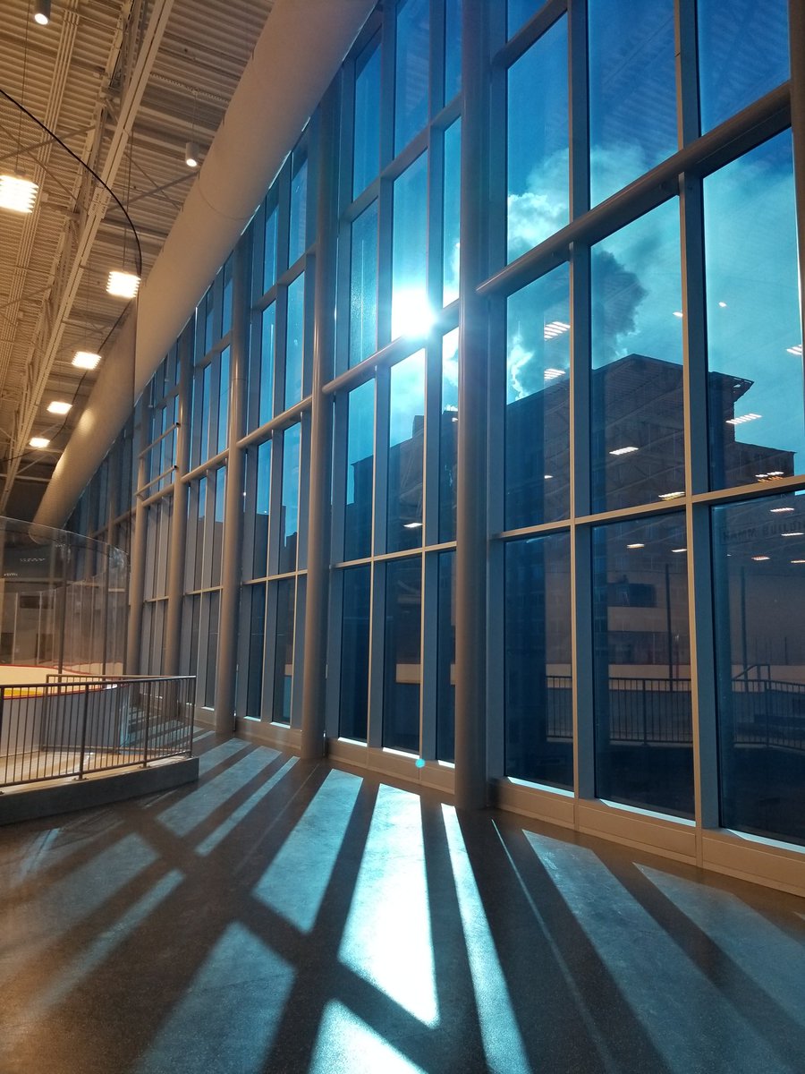 VintageMNHockey's tweet photo. A few images of @mnwild new practice facility, &amp; new home ice of local @HUmensHockey built atop old downtown Dayton's/Macy's storefront (1of2) https://t.co/RMy4bWT42b