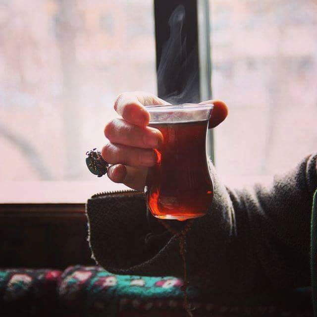 Çayı ve kahveyi şekersiz için ama şükürsüz içmeyin. Ne de olsa şükür, en güzel şekerdir. Sezgin Özbay