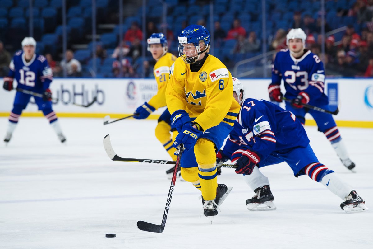 frolunda_hc's tweet image. Ett stort grattis till @liasandersson, @rasmusdahlin00 och alla i Juniorkronorna som tagit sig till final i JVM! Kör hårt, grabbar! Foto: Bildbyrån