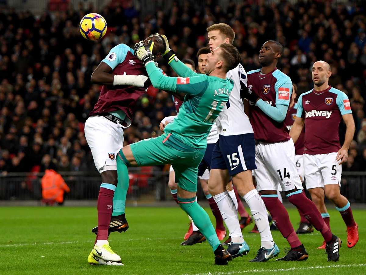 BBCMOTD's tweet image. RT for Obiang's goal
❤ for Son's goal
😂 for Adrian grabbing Kouyate's head.

#TOTWHU