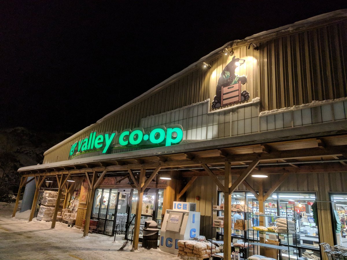 KennyButler's tweet image. River Valley Market during a storm has incredible deals. #noholiving