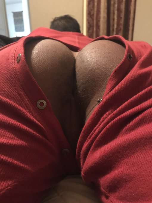 Loving my new pajamas Santa brought me this year; I guess naughty boys get presents too😇 https://t.c<a href="/tag/throwbackthursday"class="tags"><span>#throwbackthursday</span></a>