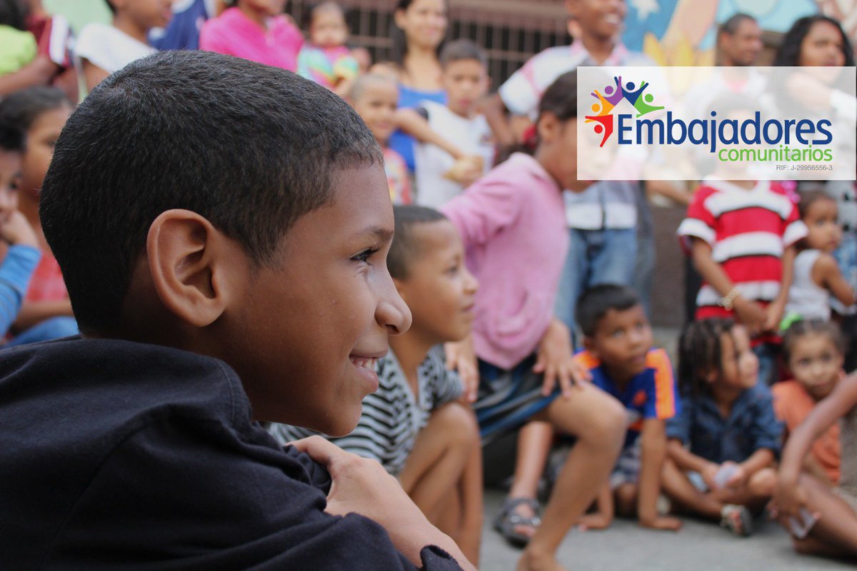 EmbComunitarios's tweet image. #TBT. Hoy recordamos nuestra visita al  Barrio Unión en Petare donde regalamos sonrisas junto a la familia #FEC🌟
.
Desde Embajadores Comunitarios reafirmamos el compromiso que tenemos con nuestro país regalando esperanza y felicidad a nuestros jóvenes.#FEC2018