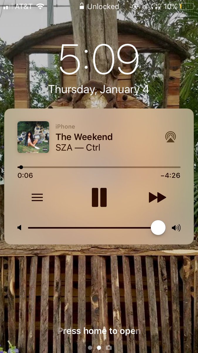 AshleyMilner's tweet photo. Does this song ever get old? Probably not 😌 https://t.co/G8K7CfHPmG