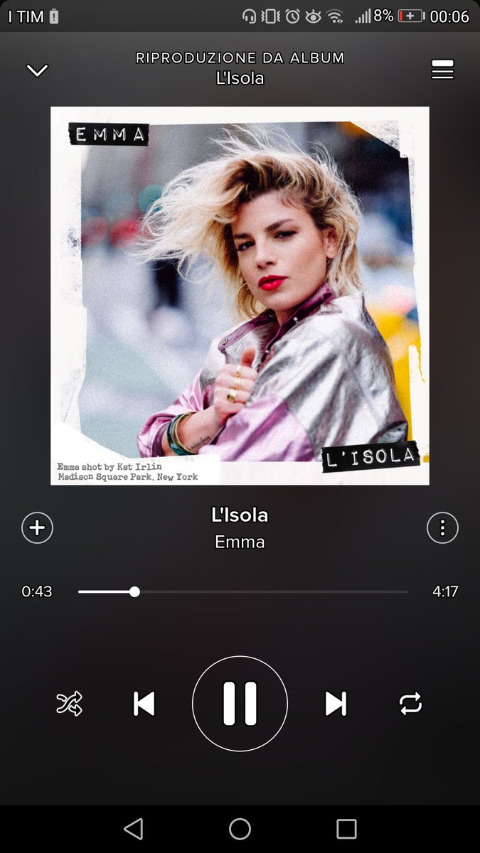 Lellina507's tweet photo. #LIsola #EssereQui #EMMA #bentornatamissbrown https://t.co/eabpYt8oS0