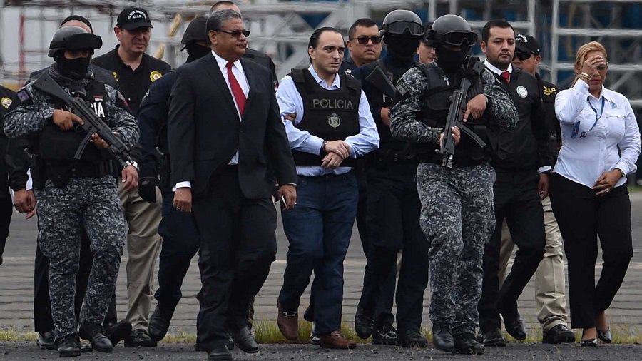 notinor's tweet photo. #INTENACIONAL Panamá extraditó a México al ex gobernador Roberto Borge para que lo juzguen por lavado de dinero https://t.co/EqsE4hFqI2 https://t.co/9GT0Zy50wt