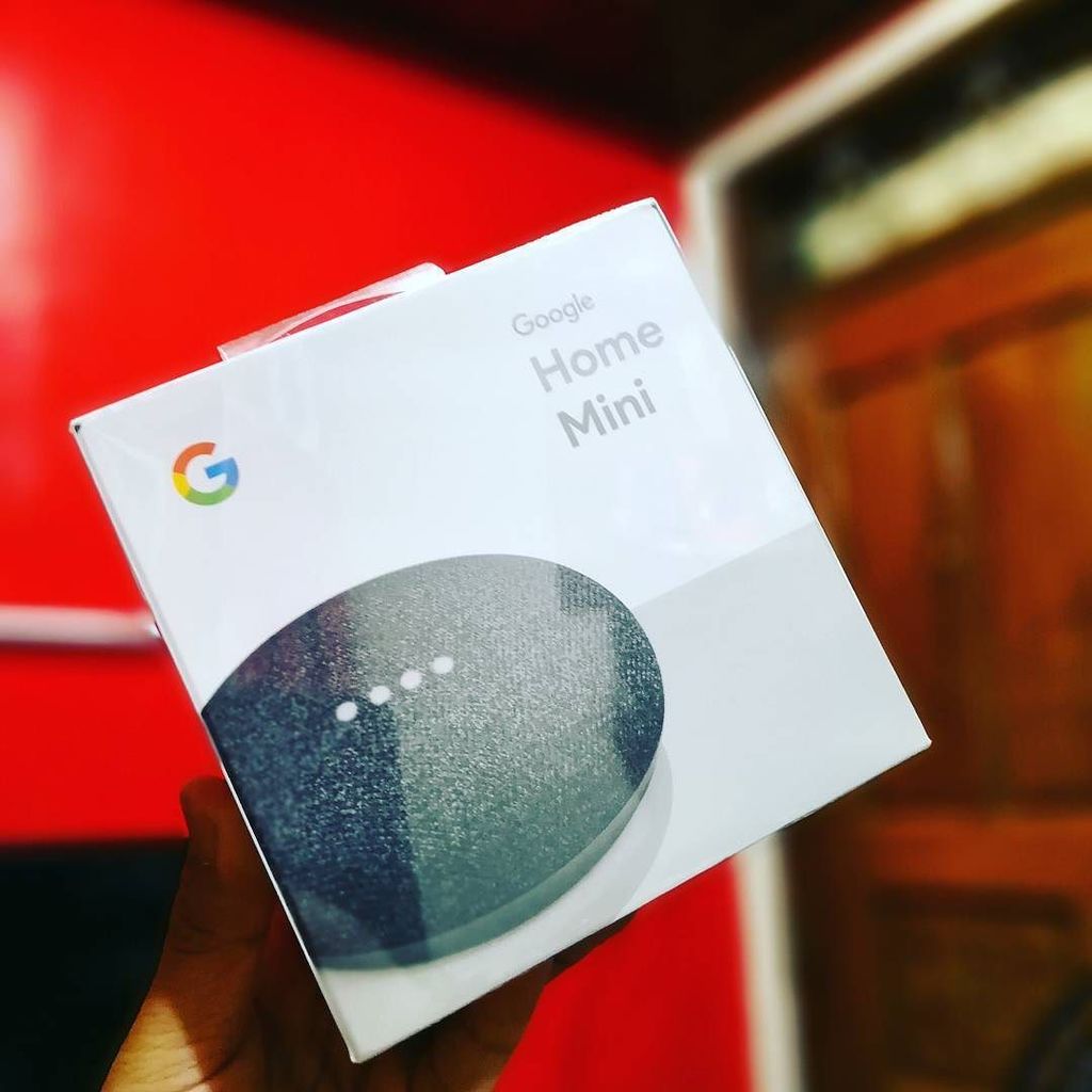 hungrygeeksph's tweet photo. Planning to have a smart house? You might want to consider the new Google Home Mini to start. #GoogleHome #Google https://t.co/GJv8Q7wKHf