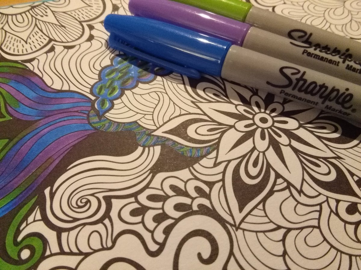 coloristcafe's tweet photo. Doing some coloring with @Sharpie markers tonight. #sharpieart #sharpielove What are you doing tonight to keep warm? https://t.co/aC6zcGzmVt