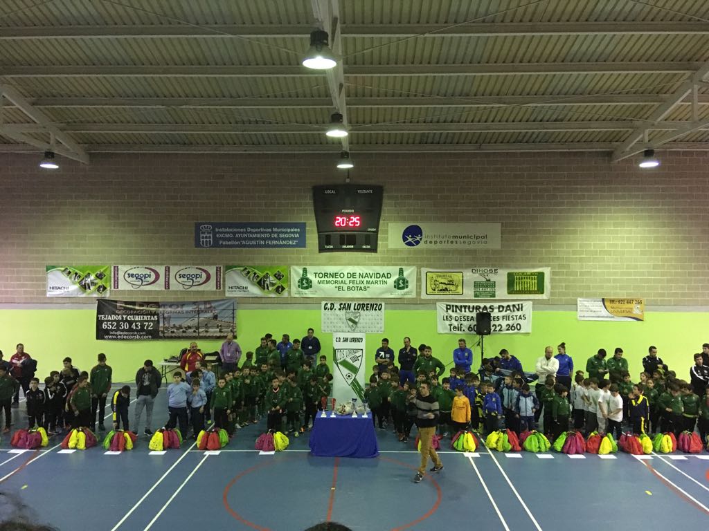 Gracias a todos los club participantes en el XVIII Torneo de Navidad por su predisposición y su comportámiento en esta edición. <a href="/lagimnastica/">Gimnástica Segoviana CF</a> <a href="/cdquintanar/">CD Quintanar Palacio</a> <a href="/CDMonteresma/">C.D. Monteresma</a> <a href="/SegoviaFutsal/">Naturpellet Segovia</a> <a href="/CD_LaGranja/">CD La Granja</a> <a href="/Claretsegovia/">Claretsegovia</a> <a href="/unamicp/">Unami C.P.</a> <a href="/cdsancris/">C.D.San Cristobal</a> vamos a por el siguiente...