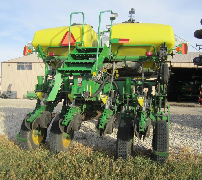 KCN2017's tweet photo. 2009 JOHN DEERE 1770NT 
24RN, CCS, Row Command, Row Cleaners, Variable Rate Drive, E-SETS, Seed Star, L&amp;D Liquid Fertilizer @ Kanawha $87,900 https://t.co/nfFswm56RB