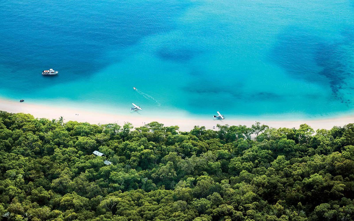 Need a reminder of the warmth while you're in the cold? Here's a #beach for ever day. buff.ly/2EJpISP