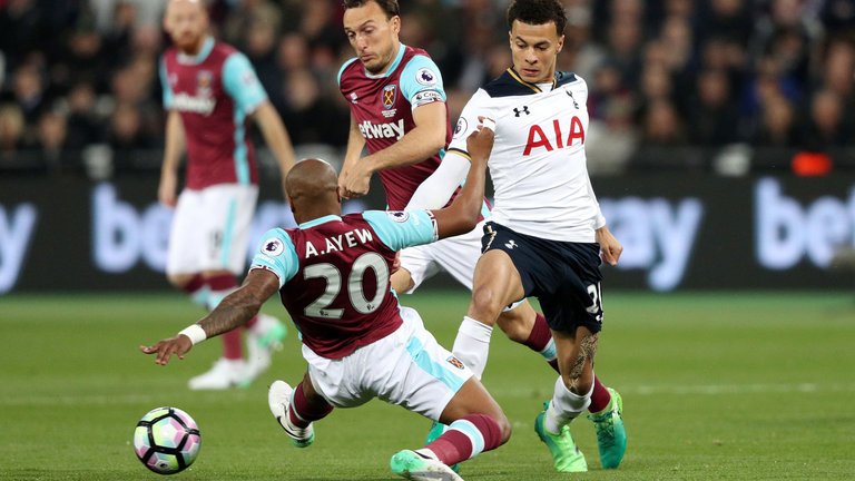 SportdecFooty's tweet photo. Tottenham vs West Ham, kick off 8pm.

LINEUPS ARE IN > https://t.co/2a05Nvqn91

#totwhu #coys #whufc https://t.co/JrNZbYmpvl