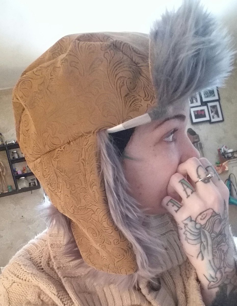 SouthPawCustom's tweet photo. Warm winter hats available at my @Etsy store! @payforfurryart
@furrycommission @BuyFurryArt
@furpromo @fur

https://t.co/VTrFwRumvr

#SouthPawCustoms #furry #furries #furryartist #furryart #ushanka #trapperhat #bomberhat https://t.co/fuAt7pwgTb