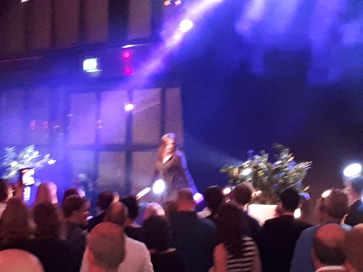 JeroenBoumanLog's tweet image. Nog even dansen op New Year event van @Centric_NL . Gezellig!