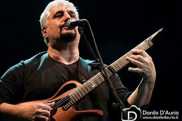 Caro Pino, manchi sempre! 🖤
#PinoDaniele #100livegigs #100decibel #live #livemusic #Napoli 
📷 <a href="/danilomusicfoto/">Danilo D'Auria</a>