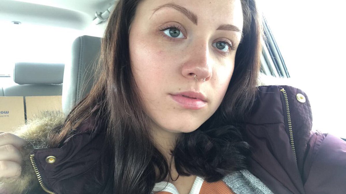 mykaylaxsmith's tweet photo. Hello it is Capricorn season and my skin is glowing https://t.co/yWY8oeB5gr