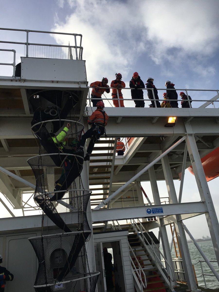 HantsIOW_USAR's tweet photo. Eventful #techrope #TRAINING today at @warsashacademy with @SCAS_HART @HFRS_Academy escape chute scenario then across the water to Calshot with @Hardley58 @StMarys54 @Beaulieu_49 @SCAS_HART for rescue from 100ft watch tower. #JESIP #oneteam # https://t.co/L7Xai8gnrO
