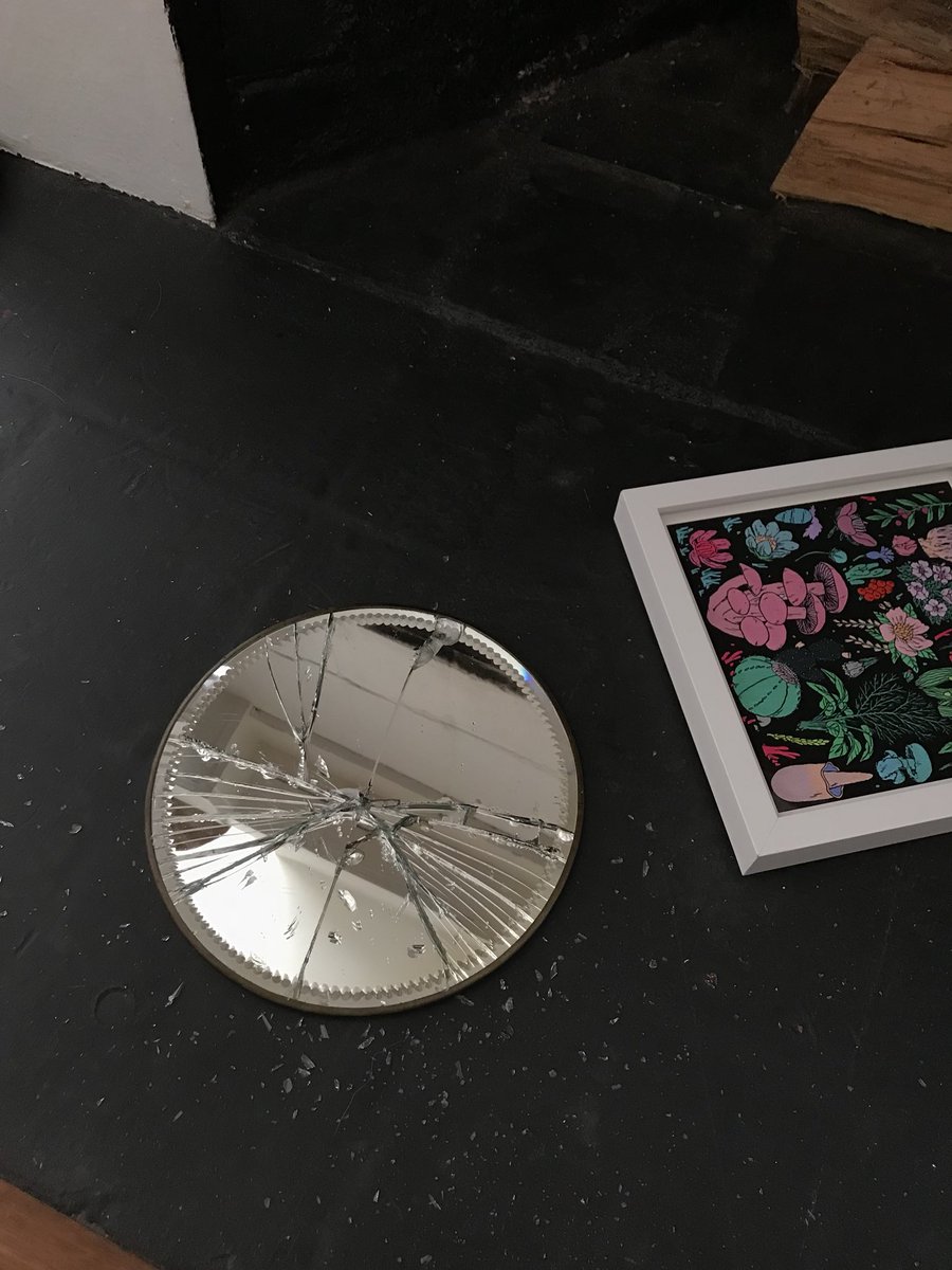 andria_lo's tweet photo. minor mantle casualty from the berkeley earthquake this morn https://t.co/PB3y8yzHNl