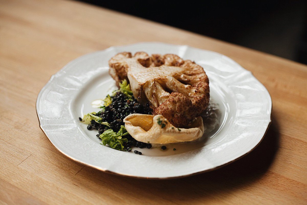 pourhouse_van's tweet photo. For a New Yearโs resolution to stick, it helps to make healthy choices that will still stick to your bones...
Cauliflower Steak. Stewed Lentils, Romesco Sauce, Crispy Kale.
#PourhouseVancouver | #Plainandfancy fare in #Gastown. https://t.co/mLOaeI3gAJ