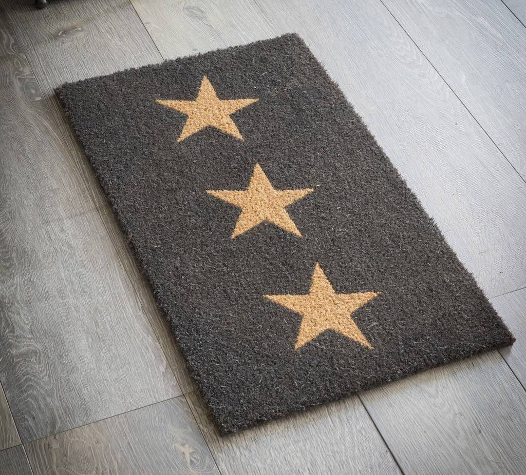 Welcome your guests with stars!

Crafted from coir with a vinyl back, the popular design of our single star doormats has been reversed and tripled to bring you three smaller stars.

buff.ly/2CO0kLb

#doormat #interior #home #interiordesign #interiordecor