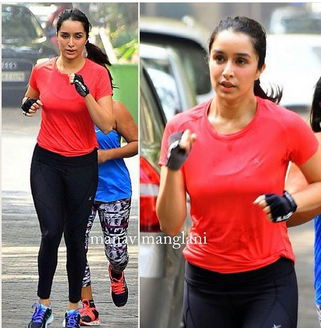 PKundlas's tweet photo. The gorgeous fitness @ShraddhaKapoor love u love u love u 😘😍😍😍😍 https://t.co/zIMmJHE5gS
