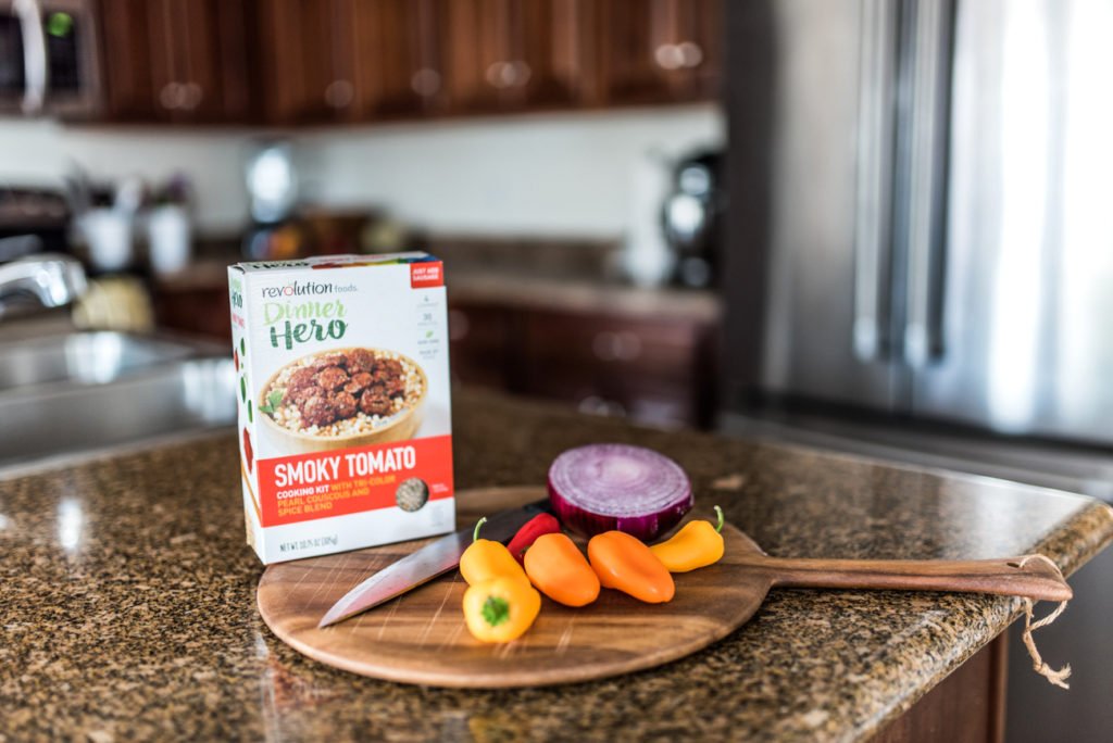 UrthBox's tweet photo. RT, follow us &amp; @RevolutionFoods to win a care package of #nonGMO meal kits and reclaim dinner time 💚  #Giveaway #HowDoYouHero #RevolutionFoods https://t.co/yyqK7TTPfn