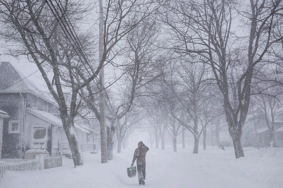UPDATED: Powerful winter storm shuts down schools and businesses in Atlantic Canada bit.ly/2CFlCNG https://t.co/1AMhijlnX4