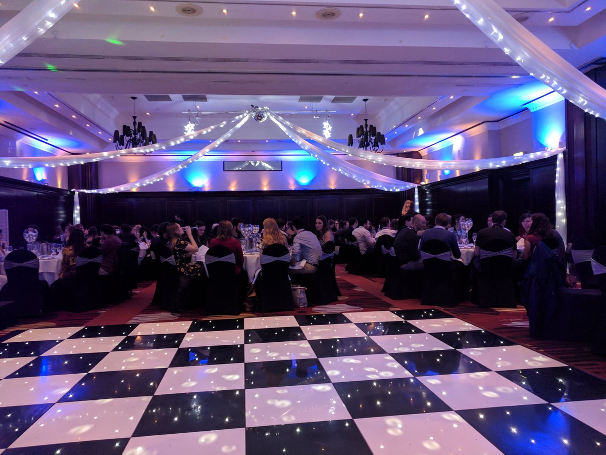 Matt_Geophys's tweet photo. Time for the @VMSGLeeds18 conference dinner at @LeedsMarriott - in for a great evening! #vmsgleeds18 #conference #posh #phdlife https://t.co/AaO8UjOVhC