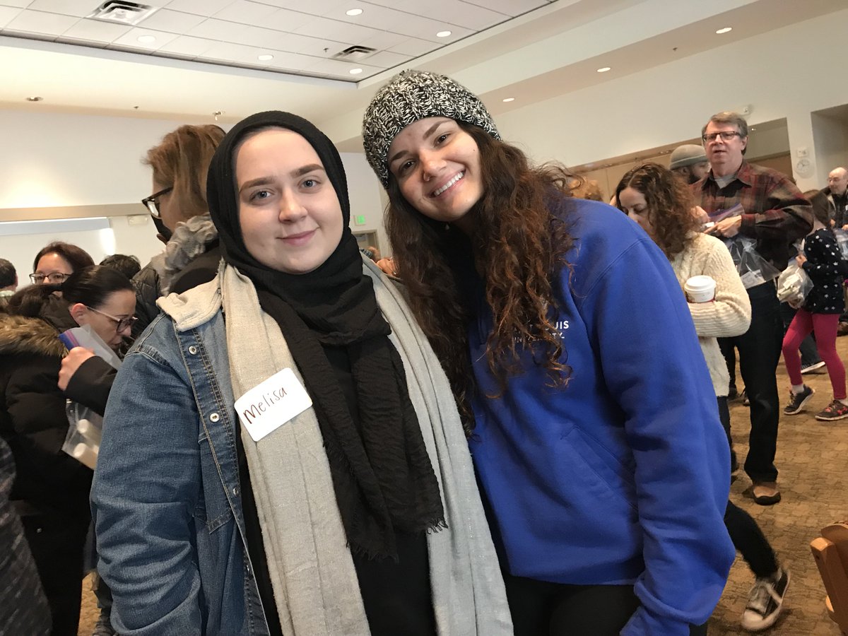 SLUBHSA's tweet photo. Pictures with some of our #bhsa members volunteering for the #JewishandMuslimDayofService on Dec. 25th! Volunteering is always great. Make sure to log in your hours whenever you do volunteer to support SLU's #200yearsinonechallenge! #billikens #slu https://t.co/AaBHW3BrX0