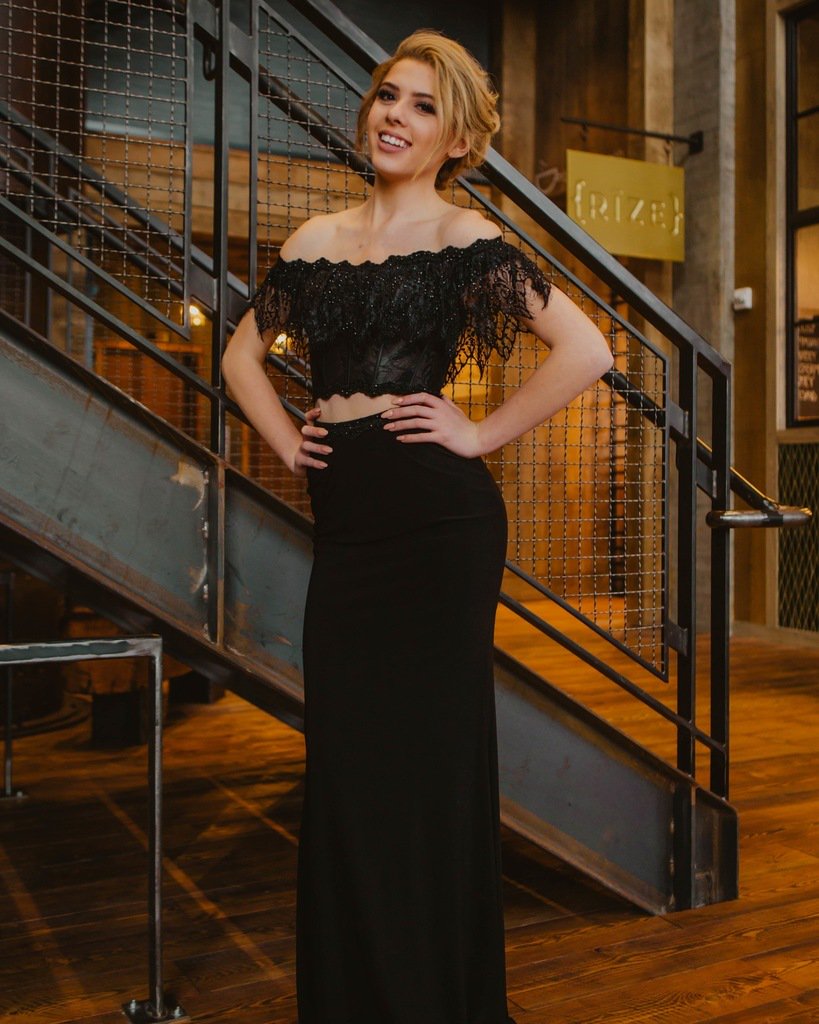 raelynns's tweet photo. Loving these new @officialelliewilde dresses! ✨ Get yours in black or red NOW! #RaeLynns #RaeLynnsProm #Prom2018 #elliewilde #formaldresses #ShopRaeLynns #35172 https://t.co/F4doJ5Box3