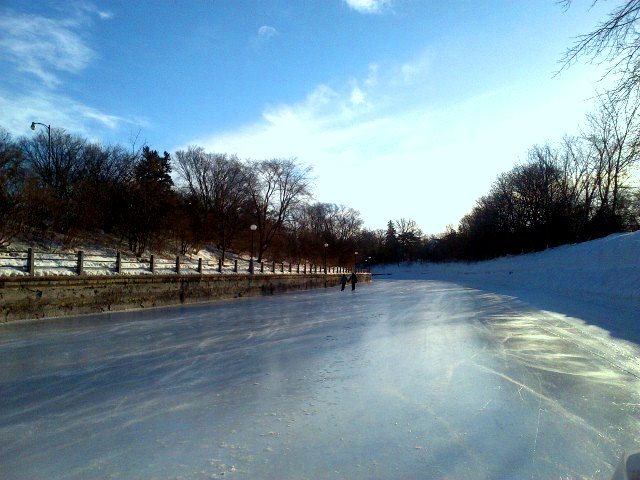 Guess what?! #RideauCanal Skateway will open at 8am TOMORROW! From the Bronson rest area to Pretoria Bridge. #ottawa #ottnews #CanalMoments