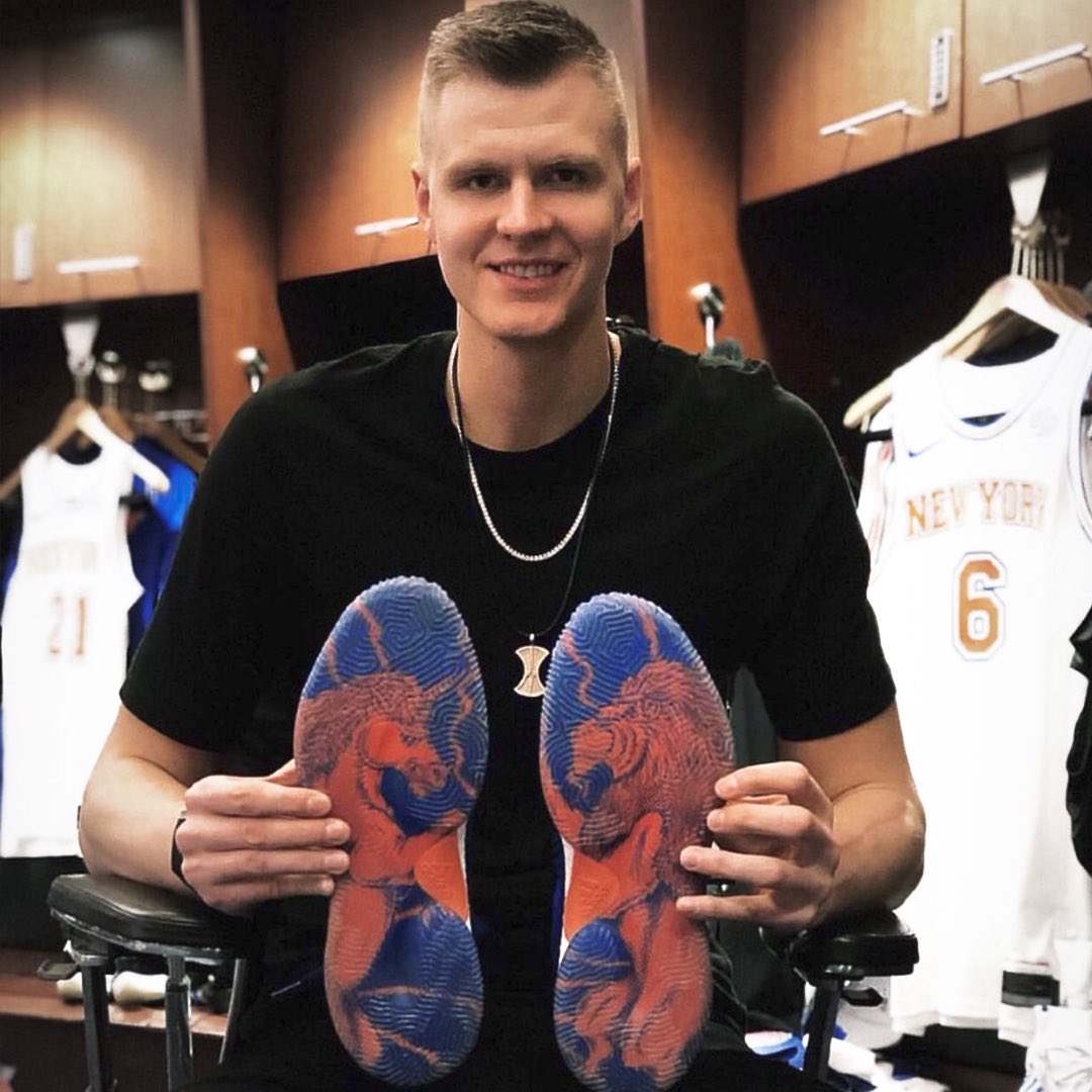 🦄👟👀 Šodien Tavs balsojums par NBA Visu zvaigžņu spēles dalībniekiem tiks skaitīts dubultā, ja nobalsosi šeit:  on.knicks.com/NBA_Vote Balso par Kristapu Porziņģi tagad #NBAVOTE <a href="/kporzee/">Kristaps Porzingis</a>