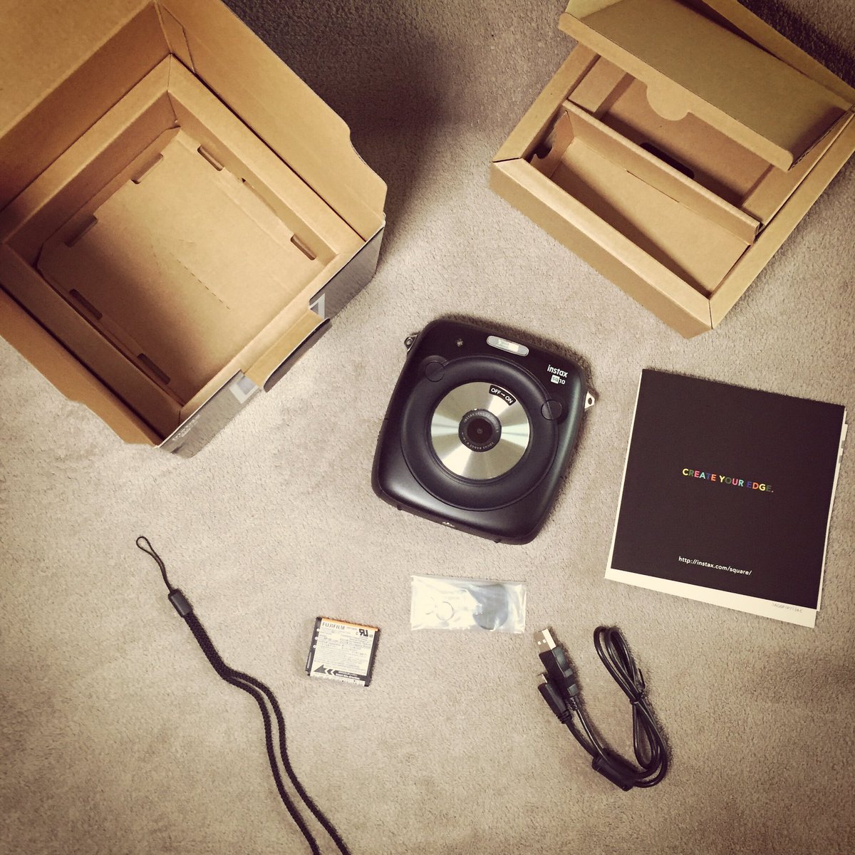 mfadpp's tweet photo. Welcome 2018!
#MFAPD #Instax #SQ10 #Fujifilm #Unboxing #2018 https://t.co/JWHQb5YV16