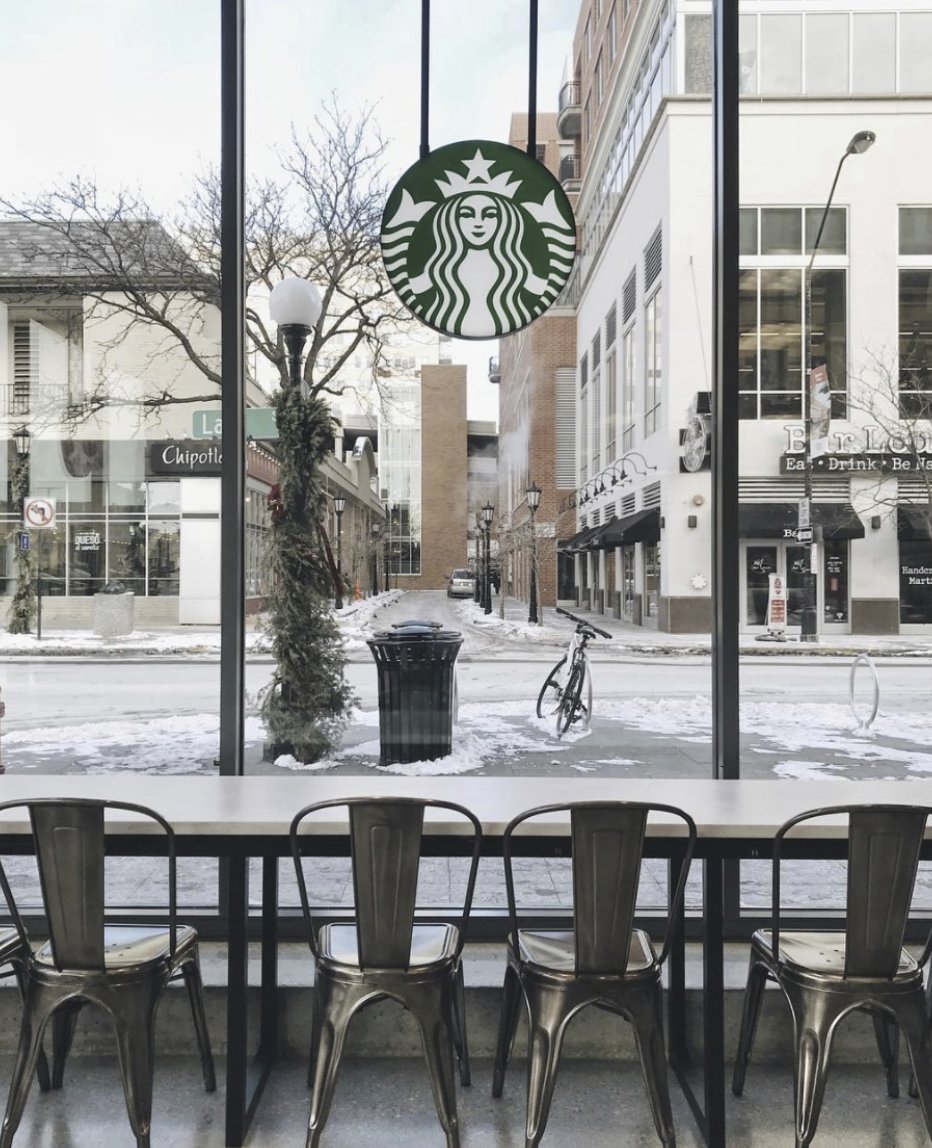 vantageoakpark's tweet photo. It's a cold one out there! ☕️📷: @avzcn #VantageOakPark #OakPark #OakParkIL #DowntownOakPark #LuxuryLiving https://t.co/43Xe8TFkeu