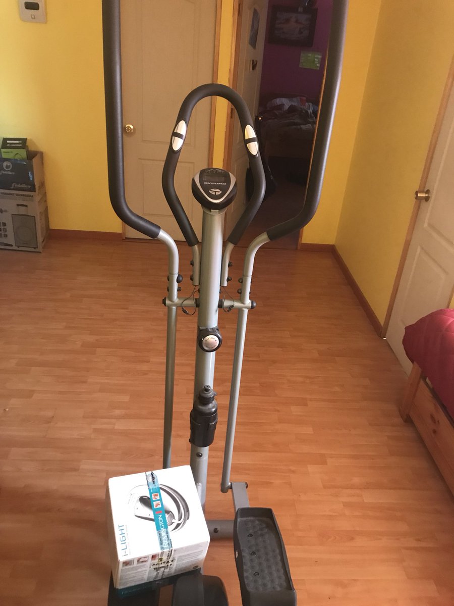 isa_reyes90's tweet photo. https://t.co/w5ATBn8HcA  Se vende ambas en $150.000
Y por separado: 
Maquina depiladora $100.000
Elíptica $70.000 https://t.co/F23FfiEA4V