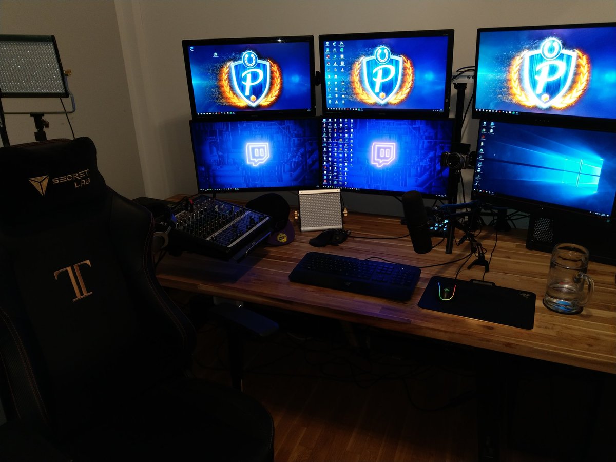 P4wnyhof's tweet photo. Jarrrrr gotta move some more cables but apart from that we are perfect in the screen setup 😁
PS: Yes i have use for every single monitor 🤗
#streamingstation https://t.co/eLLXXzC1TQ