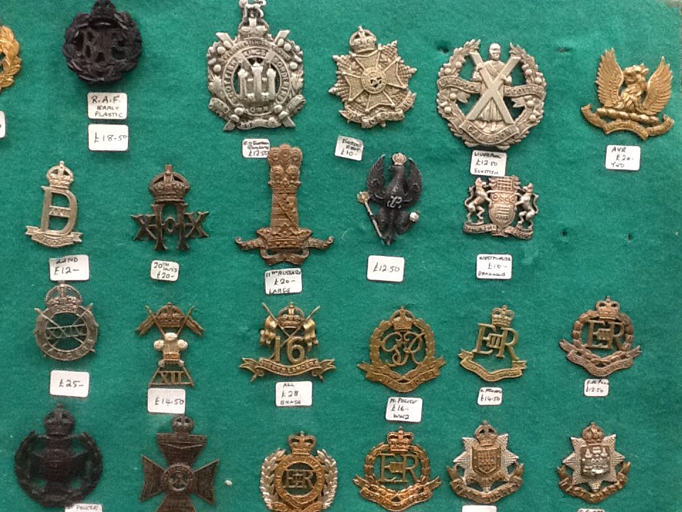 NorfolkFairs's tweet photo. #Military Fair #Thetford Norfolk SUN JAN 14th #medals #badges #grenades and more...@militariafair @WhatsOnNor @WhatsOn_NR @CinquePortsMil https://t.co/BZxApqG8DE