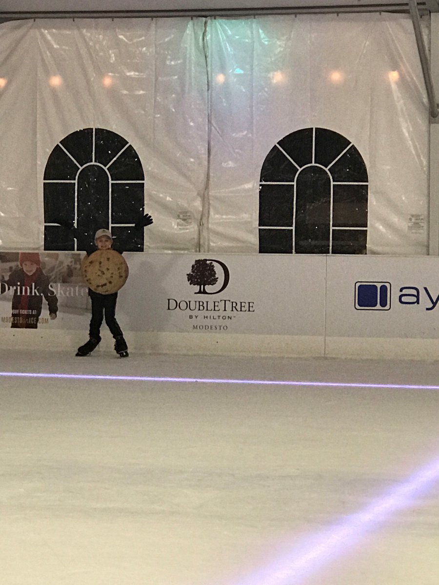 DoubleTModesto Live tweet media