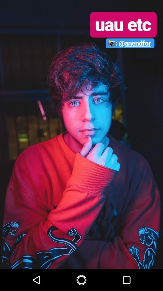 Langer_combr's tweet photo. Um fotão, sim ou claro? ♥️ @cellbit https://t.co/dKGqeDVGv8