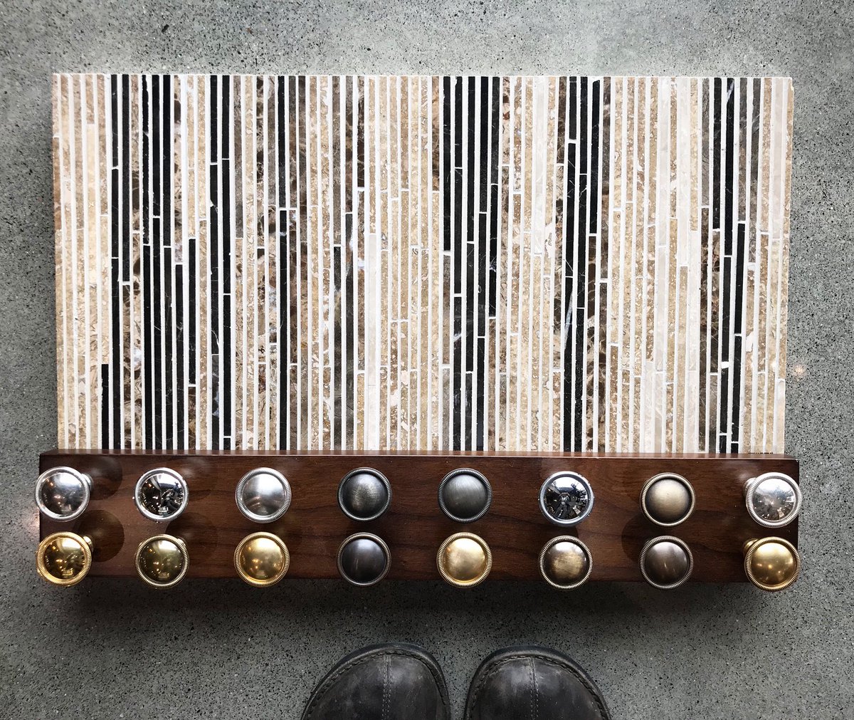 eedesigncenter's tweet photo. Decorative hardware along with the right tile, can be a simple yet effective way to change the look of any room. @classicbrass @newravenna #earthelements #imagineletscreate #tile #doorhardware #changethelook #simpleandeffective #luxury https://t.co/HmVGiQ2txd