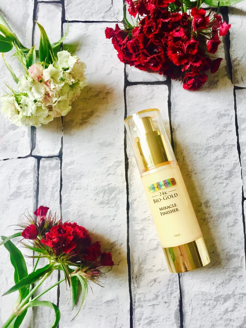 bioessenceuk's tweet photo. 'The Miracle Finisher is a primer, it smooths skin and has a matte finish but at the same time leaves your face soft and glowy?! I’m not quite sure how it does this but I love it! - 📸@PaleGrlRambling https://t.co/LnjNKE5Rc0
