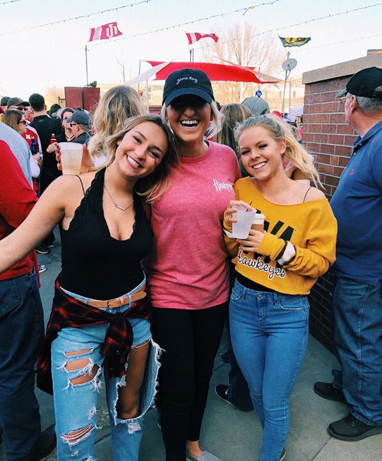 PaytonP96's tweet photo. Forever my home girls https://t.co/nEluVwQnTC