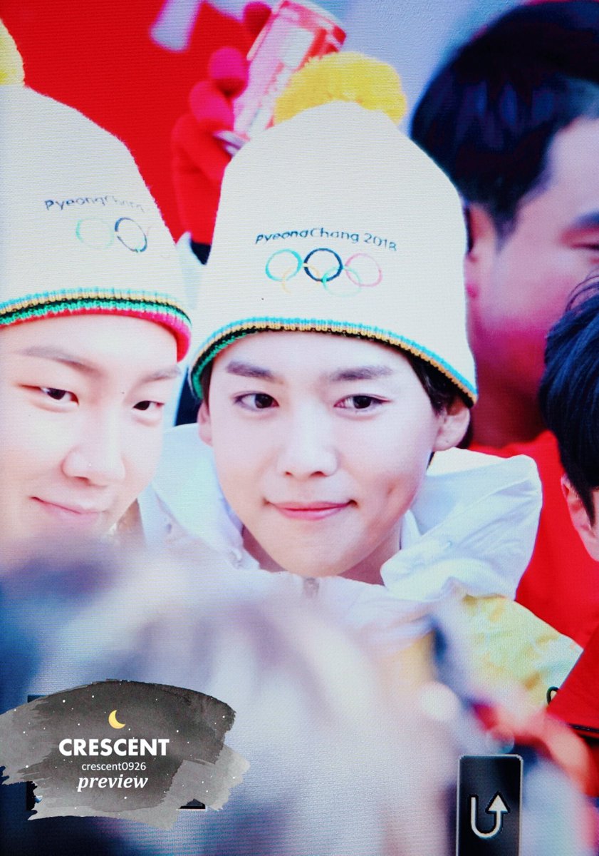 crescent0926's tweet photo. 180105 평창올림픽 성화봉송
완전 노랑노랑 병아리자나!🐥
#위너 #김진우 #WINNER #KIMJINWOO https://t.co/1uB7Fja25Z