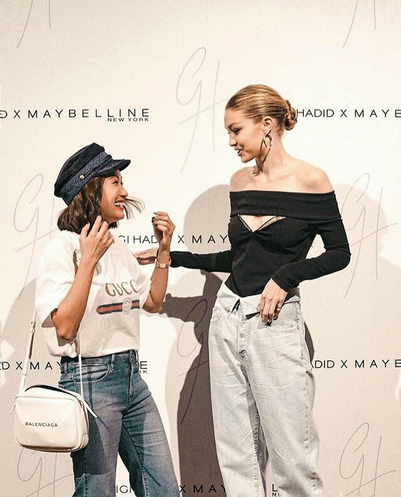 Look who just met Gigi Hadid in real life!
It's the fashion blogger, Laureen Uy for the launching of Gigi Hadid x Maybelline in New York City! What a lucky girl. ♡ #GigiHadid #GiGiXMaybelline #LaureenUy #blogger #beauty #maybelline