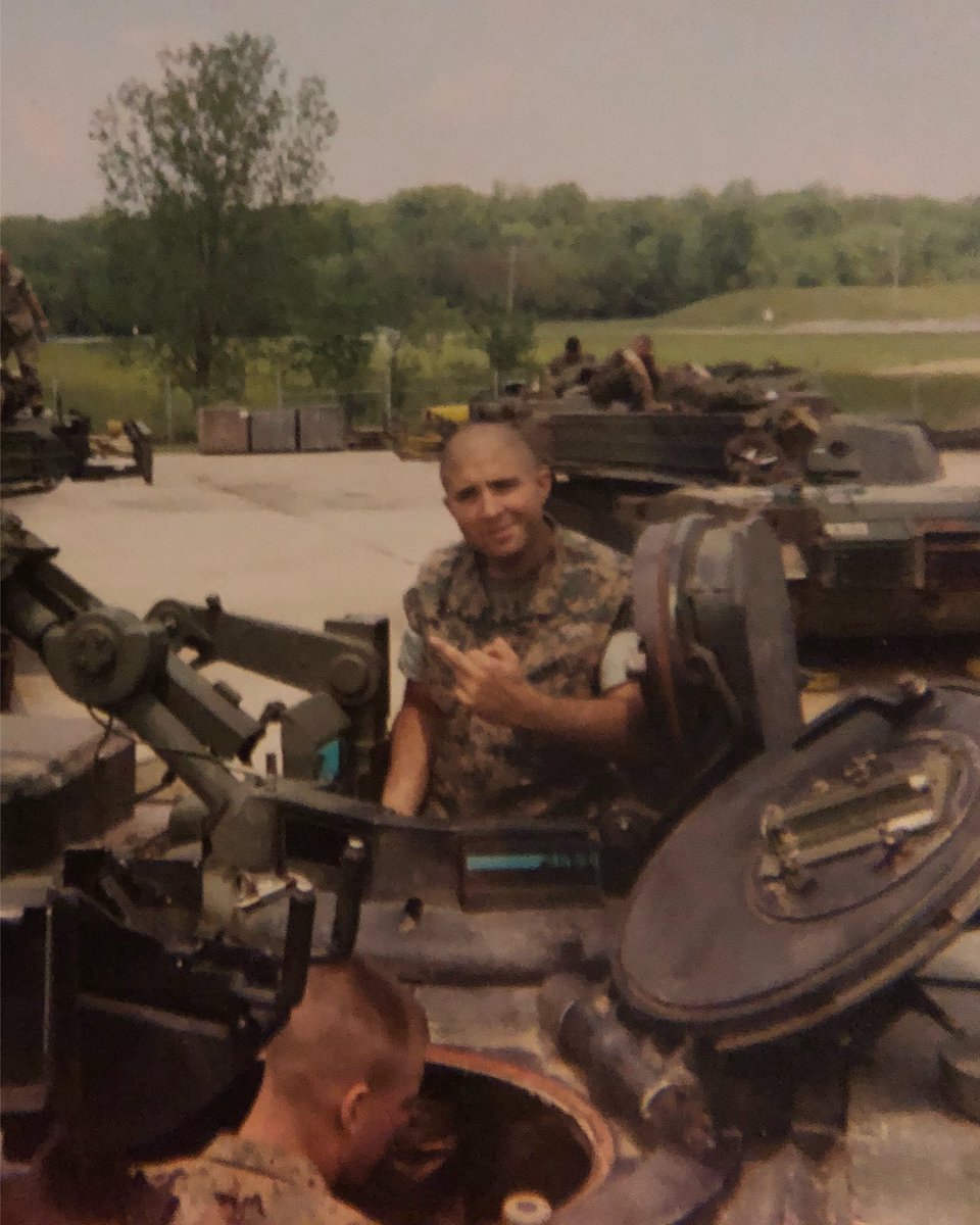 atlas_grantxxx's tweet photo. #tbt #tankschool #marine #usmc #gaymilitary https://t.co/mk58v82x5W