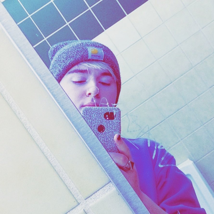 danesusername's tweet image. #NewYear #NewProfilePic #SameGarbage